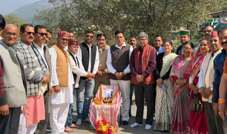 अगस्त्यमुनि में मुंशी हरी प्रसाद टम्टा की पुण्यतिथि ‘सामाजिक न्याय दिवस’ के रूप में मनाई गई, धरना दे रहे शिक्षा कार्मिकों को जिला कांग्रेस कमेटी का समर्थन