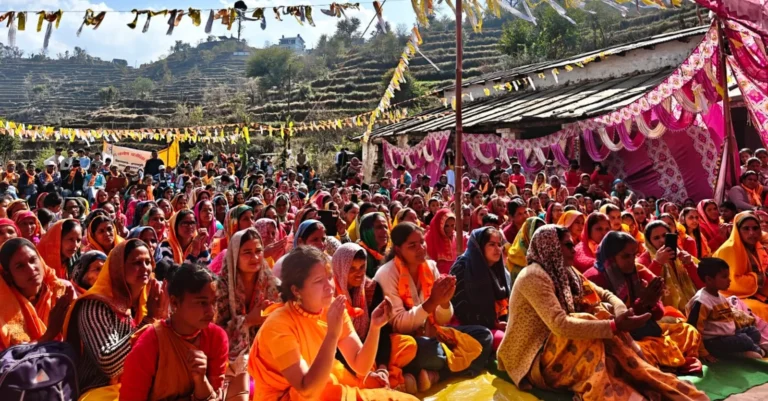 जनसैलाब के बीच हिंदू एकता का संदेश, काण्डई दशज्यूला में एकजुट हिन्दुओं ने लिया रोटी-बेटी-चोटी को बचाने का संकल्प