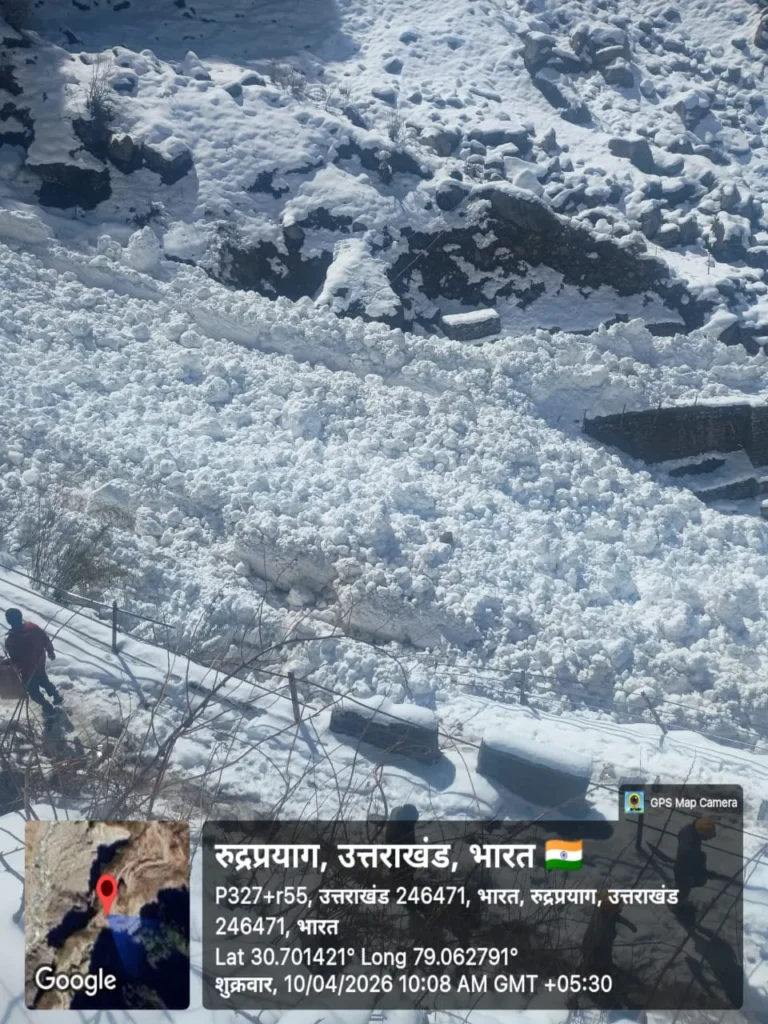 केदारनाथ में थारु कैंप के पास खिसका ग्लेशियर, पैदल मार्ग आंशिक रूप से अवरुद्ध