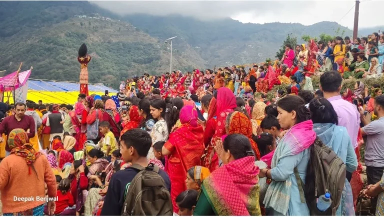 फलासी गांव में चण्डिका बन्याथ में उमड़ी श्रद्धालुओं की भारी भीड़, 25 साल बाद भव्य आयोजन, जयकारों से गूँज रही धरती