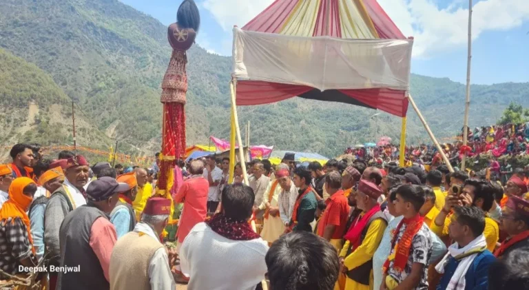 माँ चण्डिका की विदाई में रो पड़ा पूरा पंचकोटी क्षेत्र, खेत-खलिहानों में उमड़ा आस्था और आंसुओं का सैलाब, नम आंखों के बीच कैलाश लौटी “ध्याण”