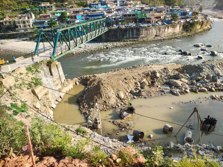 किराए की सड़क, अधूरा निर्माण और खतरे में जवाहरनगर गंगानगर बस्तियाँ: केदारनाथ हाईवे पर जिम्मेदारों की लापरवाही जिंदगी पर भारी