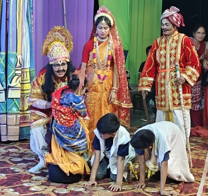 अगस्त्यमुनि में महिलाओं की श्रीरामलीला का भव्य मंचन, ताड़का वध एवं अहिल्या तारण लीला ने मोहा सभी का मन