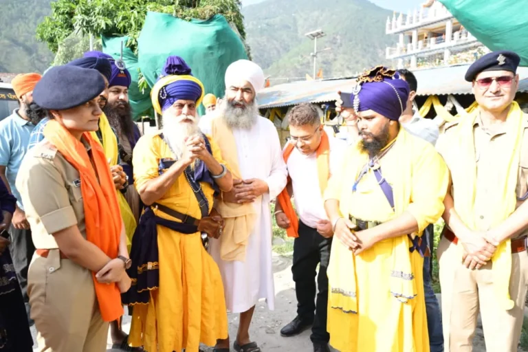हाई वोल्टेज ड्रामे का अंत: समझौते के बाद नगरासू से लौटे निहंग श्रद्धालु…प्रशासन ने की अब ये अपील