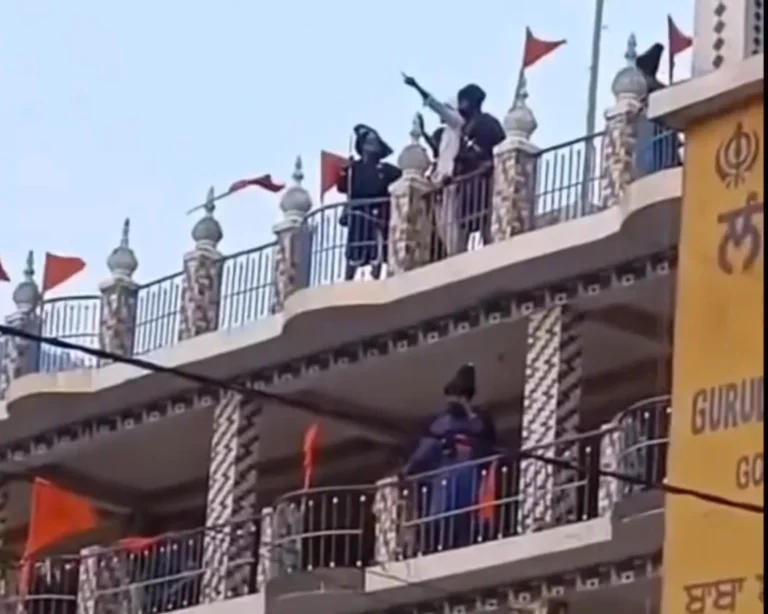 नगरासू गुरुद्वारे में तनाव: निहंगों के छत पर चढ़ने से बढ़ी चिंता, देर रात तक सामान्य नहीं हो पाए हालात