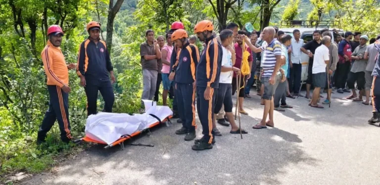 रुद्रप्रयाग में दर्दनाक हादसा: घास लेने गई महिला का पैर फिसला, उफनते गदेरे में बहने से मौत!!