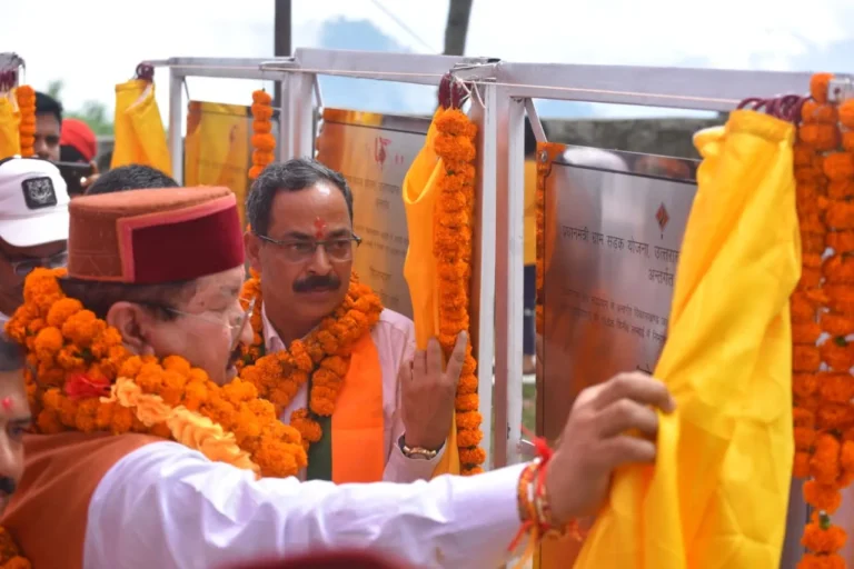 भरदार क्षेत्र को ₹65 करोड़ से अधिक की सड़क परियोजनाओं की सौगात कैबिनेट मंत्री भरत सिंह चौधरी ने तीन सड़कों का किया शिलान्यास, एक सड़क का लोकार्पण