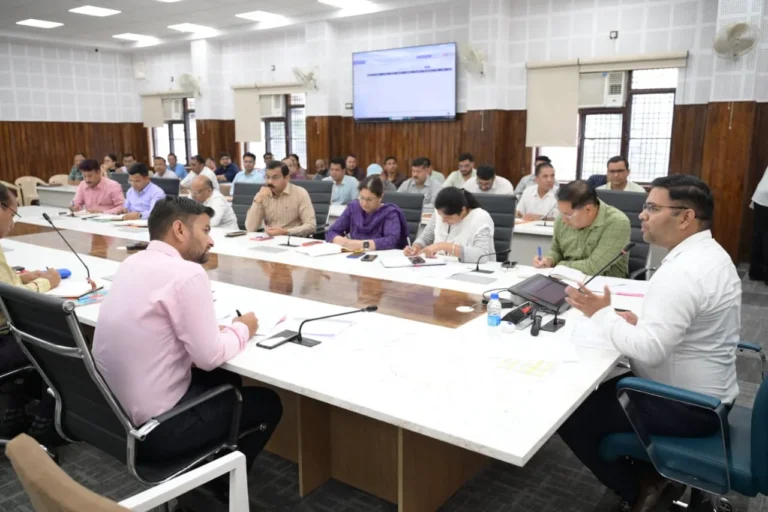केदारनाथ यात्रा के द्वितीय चरण की तैयारियों को लेकर डीएम ने की समीक्षा एक सप्ताह में सभी व्यवस्थाएं दुरुस्त करने के निर्देश, अधिकारियों को अलर्ट मोड पर रहने को कहा