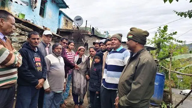 मानवता की मिसाल: मुकेश लाल के परिवार को श्री वासुदेव टैक्सी यूनियन ने दी आर्थिक मदद