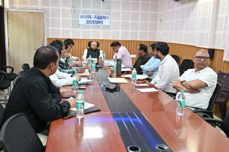 रुद्रप्रयाग में विकास प्राधिकरण की बैठक, 50 स्ट्रीट लाइट और 50 बेंच लगाने का प्रस्ताव